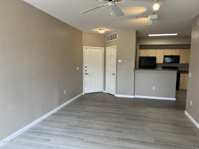 Building Photo - 18416 N Cave Creek Rd