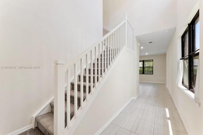 Building Photo - 2485 Primrose Pl