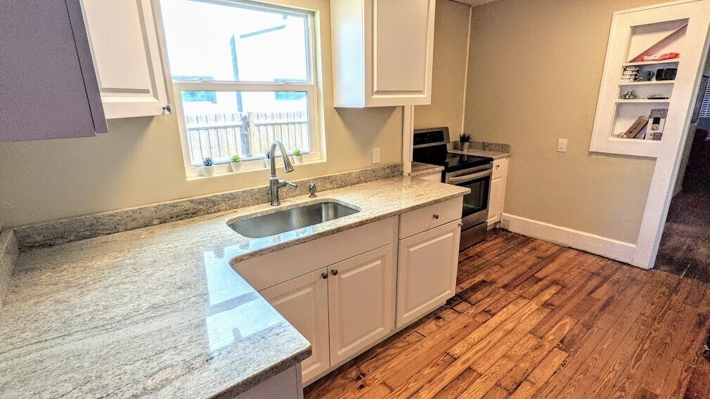 kitchen - 2255 1st Ave N