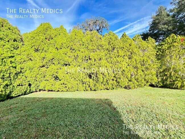 Building Photo - 2644 SW 20th Cir