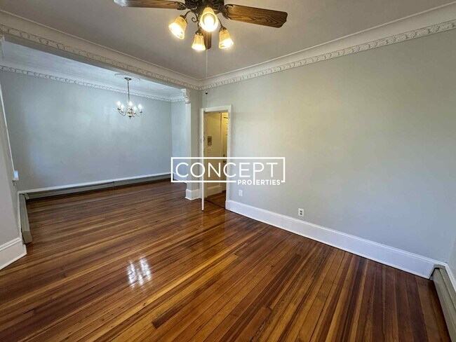 Building Photo - 11 Chilcott Pl