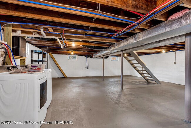 Building Photo - 557 Mantoloking Rd