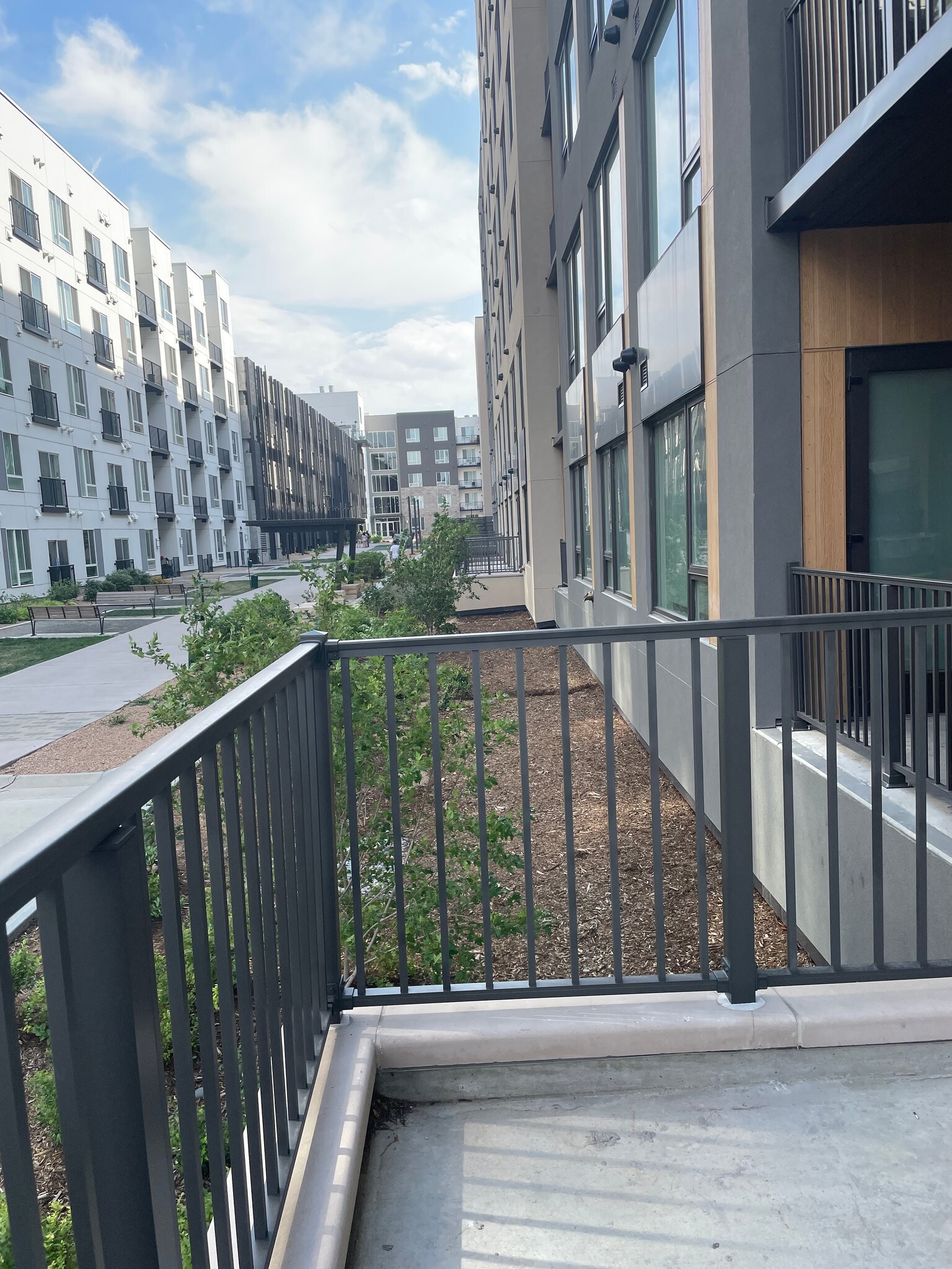 Building Photo - 1380 N Uvalda St