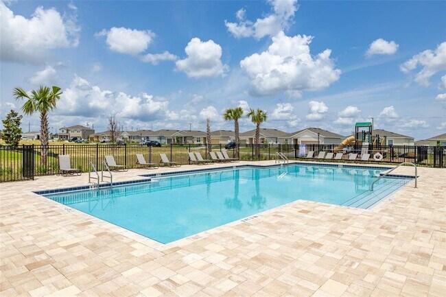 Building Photo - 1335 Normandy Dr