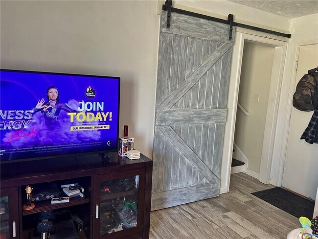 Building Photo - 5472 Riverchase Dr