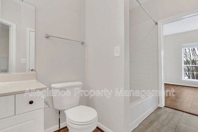 Building Photo - 4560 Strutfield Ln