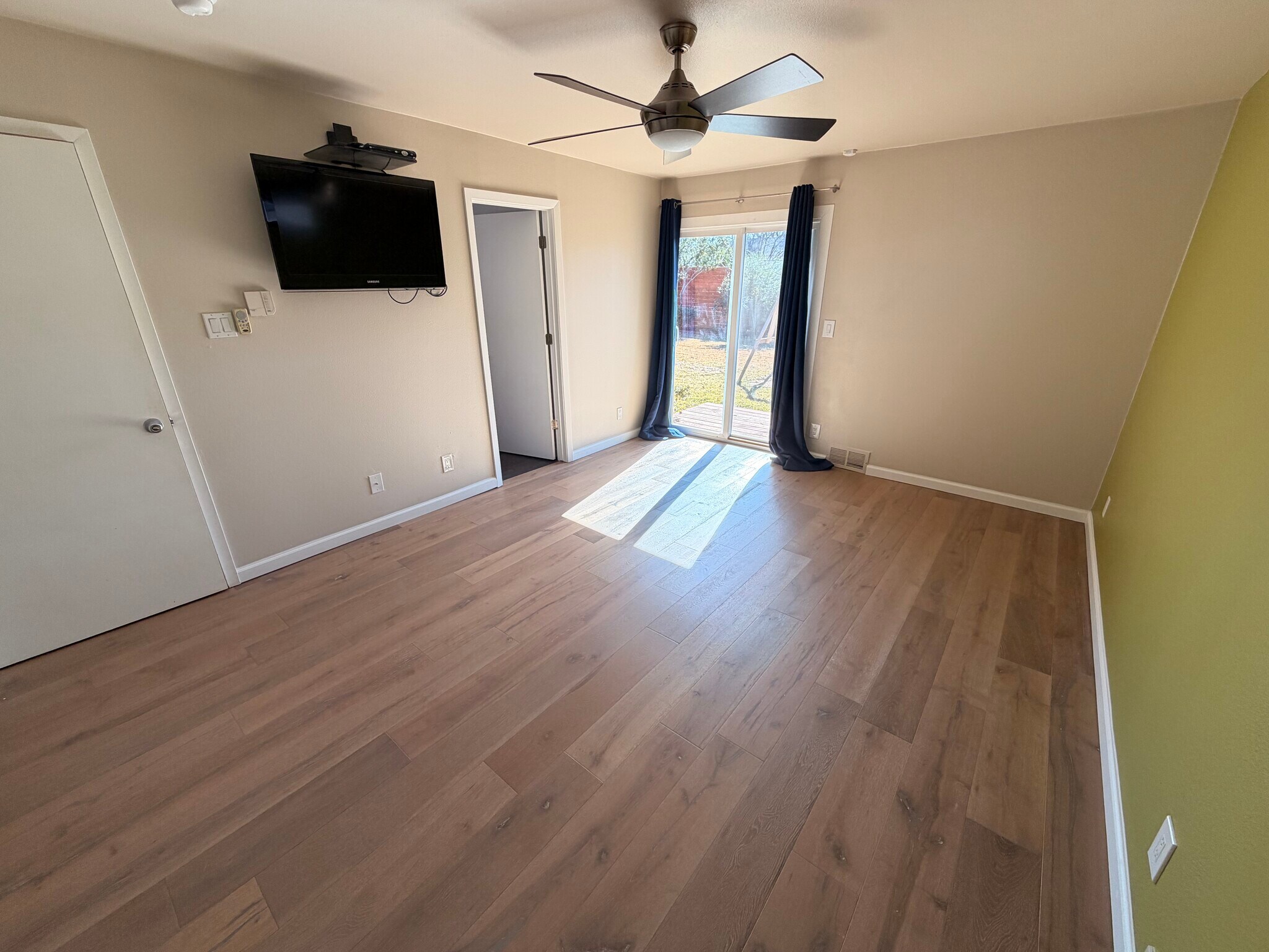 Primary bedroom with outdoor access - 3414 Winged Foot Ct