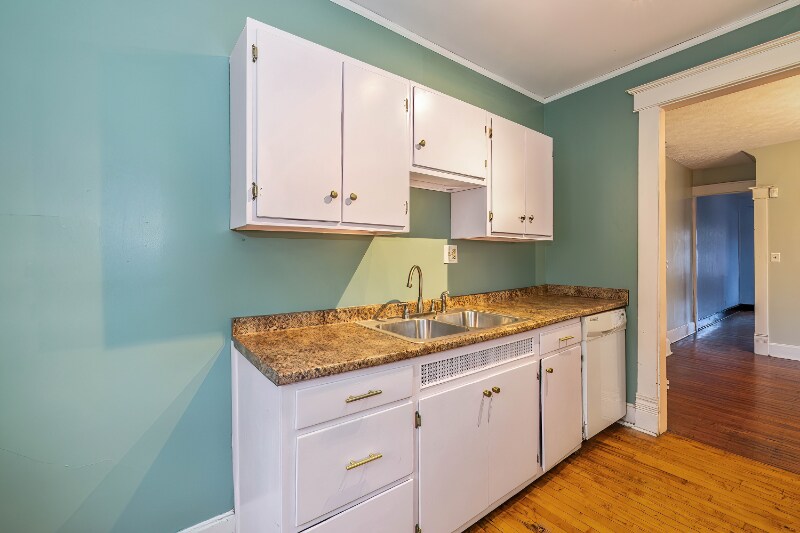 Building Photo - 977 Woodruff Pl E Dr