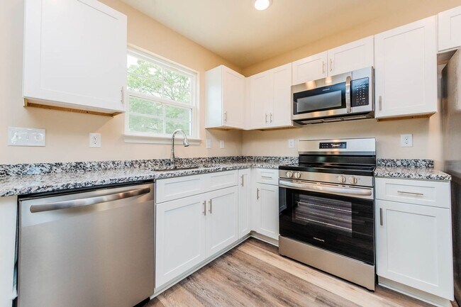 Building Photo - 122 Tabor Dr