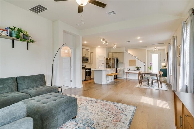 Building Photo - 8607 McKamy Dr