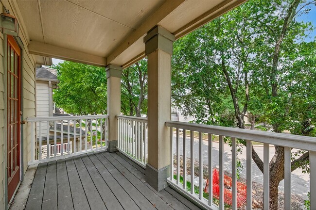 Building Photo - 16847 Mammoth Springs Dr