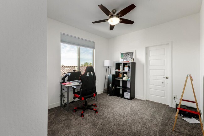 Building Photo - 6759 N 128th Dr