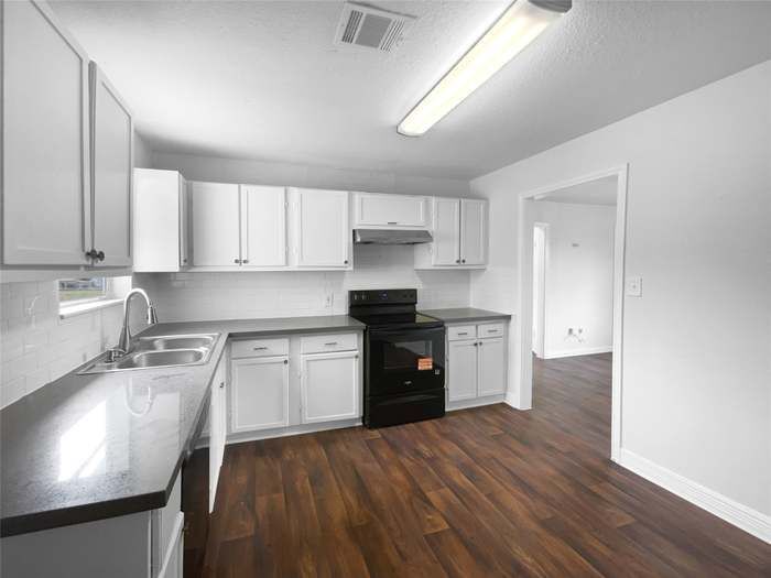 Building Photo - 5109 Wilmington St