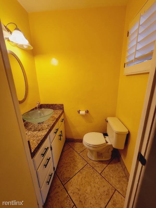 Building Photo - 4 br, 1.5 bath House - 2008 West Earll Drive