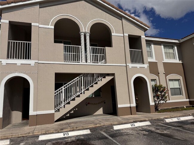 Building Photo - 1663 SE 29th St