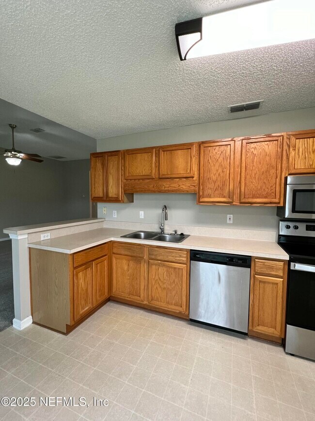 Building Photo - 2993 Golden Pond Blvd