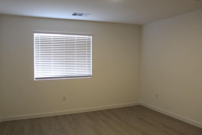 Building Photo - Brand New Home for Rent with Mother In Law Suite and Solar- Sydney Park