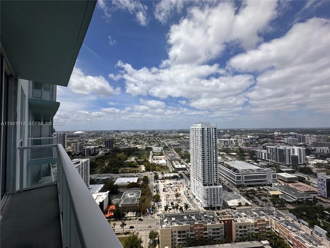 Building Photo - 1900 N Bayshore Dr