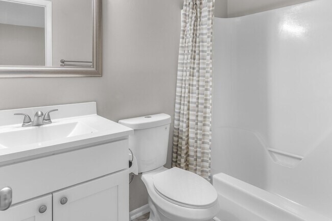 Building Photo - 1386 Sierra Dr