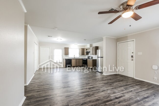 Building Photo - 11930 Greensbrook Forest Dr