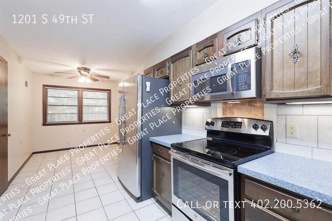 Building Photo - 1201 S 49th St