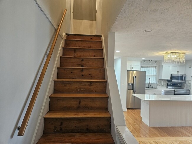 Building Photo - 599 North St