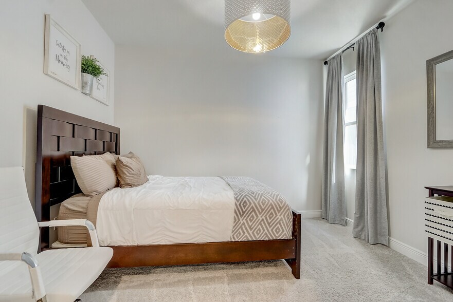 Building Photo - 362 Sofia Ln