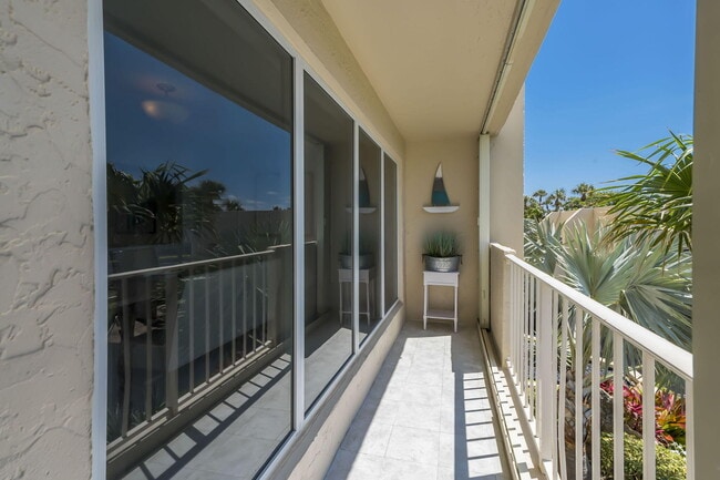 Building Photo - 4301 N Ocean Blvd