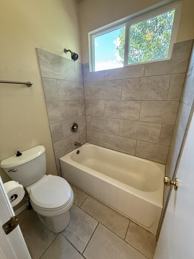 Building Photo - 7070 Mountain Creek Grove