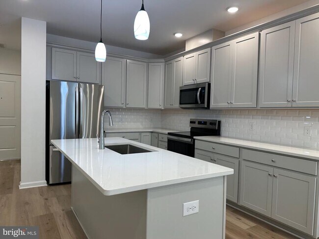 Building Photo - 83 Bethlehem Pike