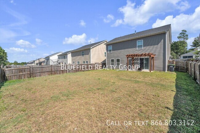 Building Photo - 815 Vanguard St