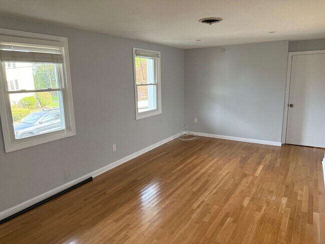Primary Photo - 30 Elmwood Park