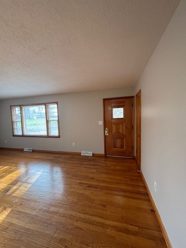 Building Photo - 891 Hill St