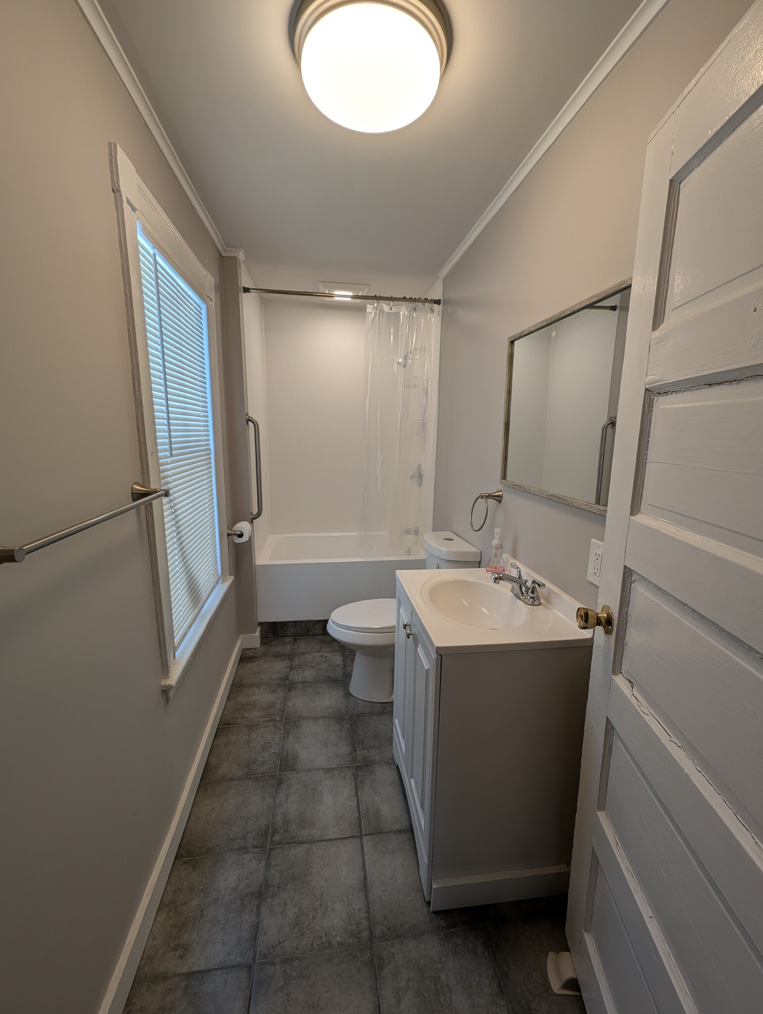 Newly renovated bathroom - 56 Princeton St