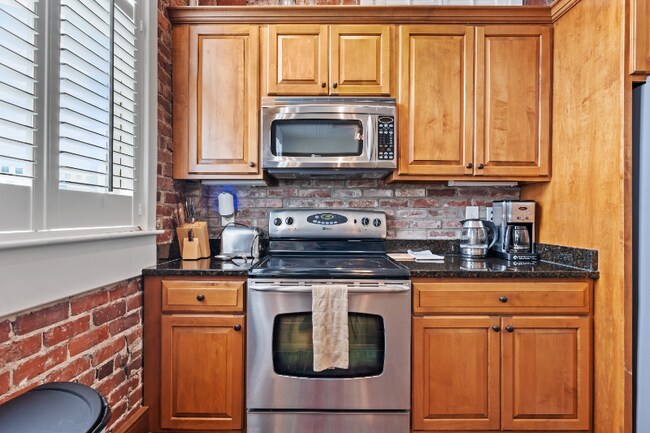 Building Photo - 4 Beaufain St