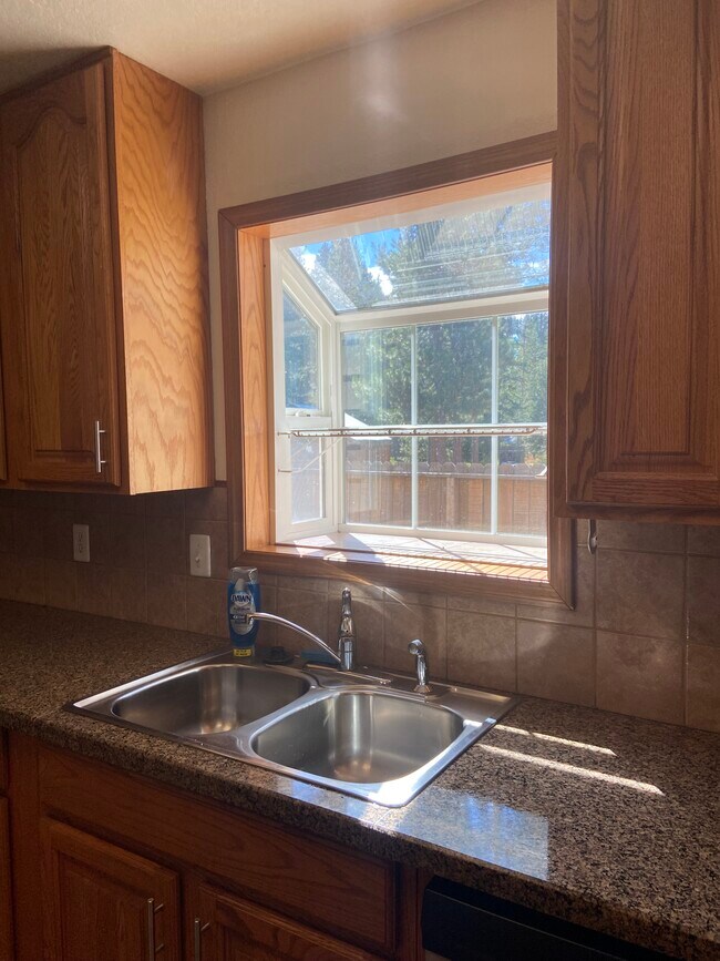 Building Photo - 2673 Wailaki St