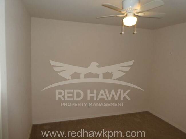 Building Photo - Gorgeous Three Bedroom plus Loft, Two and ...