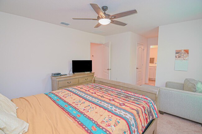 Building Photo - 695 Bay Leaf Dr