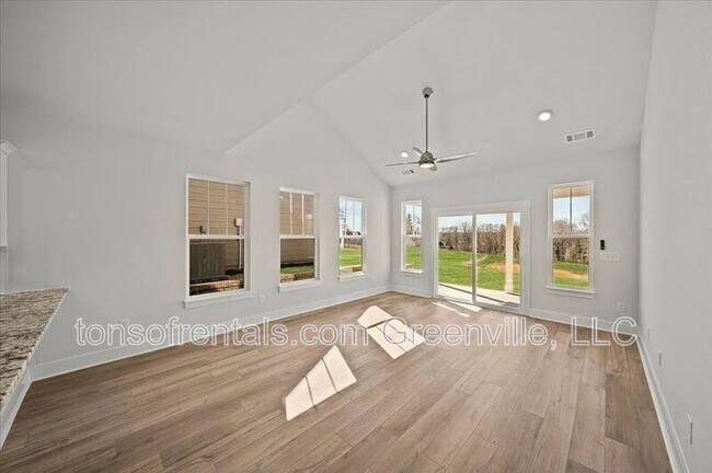 Building Photo - 415 Ml Pk Wy
