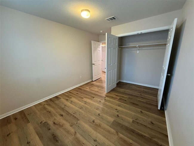 Building Photo - 334 TX-332 Loop