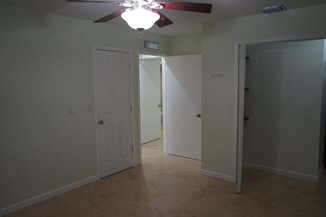 Building Photo - 7420 Champagne Pl