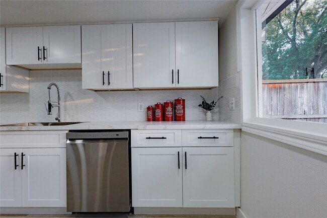 Building Photo - 7310 Corta Calle Dr