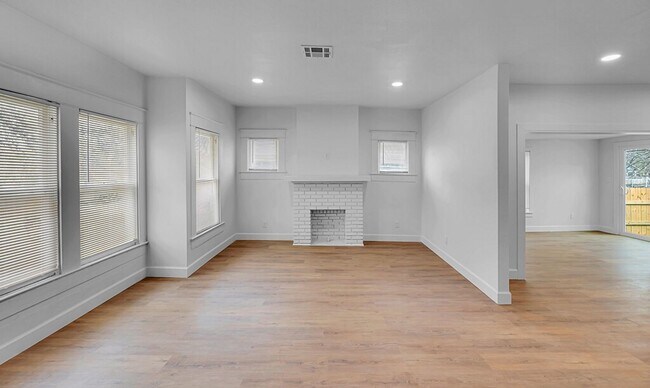 Building Photo - 1602 Mitchell Ave