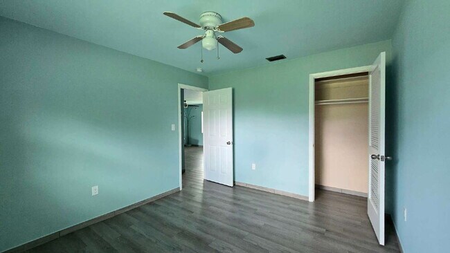 Building Photo - 2095 Eloise Cir