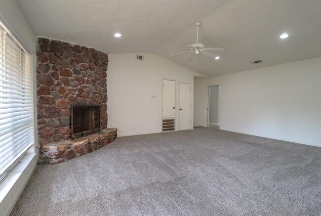 Building Photo - 5335 Cambridge Ln
