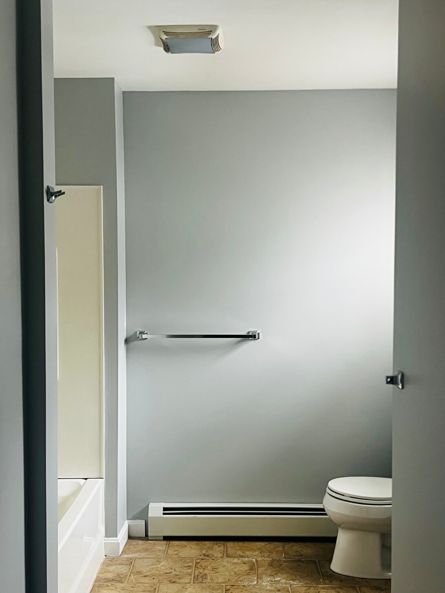 Building Photo - 876 Middle St