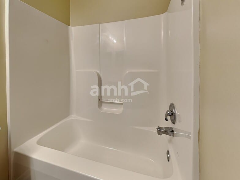 Building Photo - 424 Hartford Ct