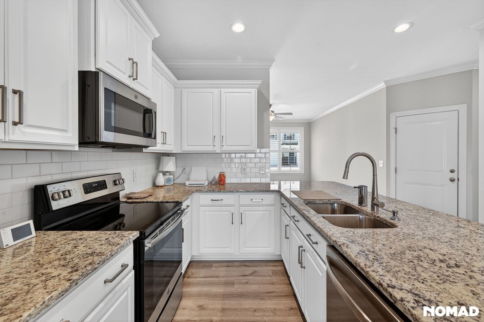 Building Photo - 121 White Stone Pl