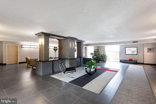 Building Photo - 200 N Pickett St