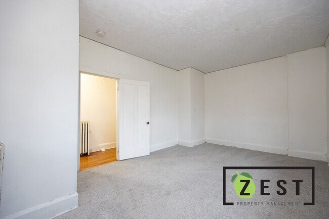 Building Photo - 4016 Hogarth St